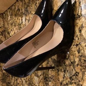 Madden Girl black pumps